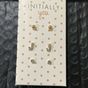 Gold color Jay initial earring